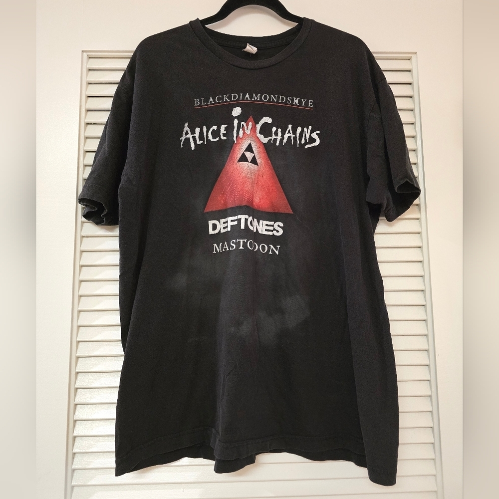 Tultex - Alice in Chains Blackdiamondskye Deftones Mastodon Vintage Mens T-Shirt